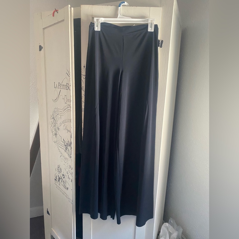 NWOT Pristine Commando Black Palazzo Pant- SZ Medium